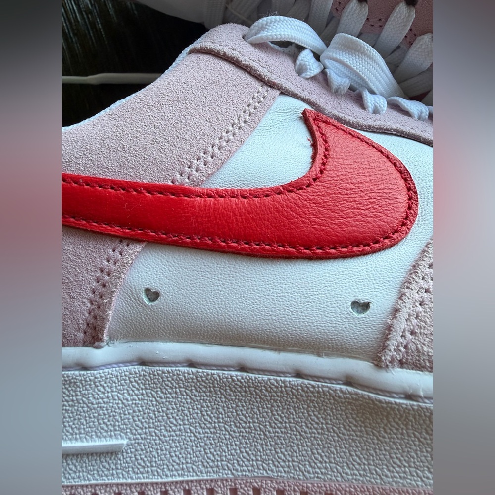 Nike Air Force 1 ‘07 QS Valentine’s Day Love men’s 10.5 - Picture 2 of 11